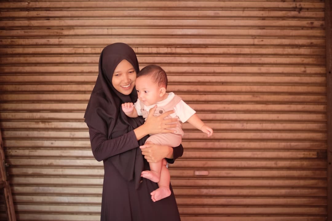 100 Nama Bayi Perempuan Islami 2026: Modern & Penuh Makna