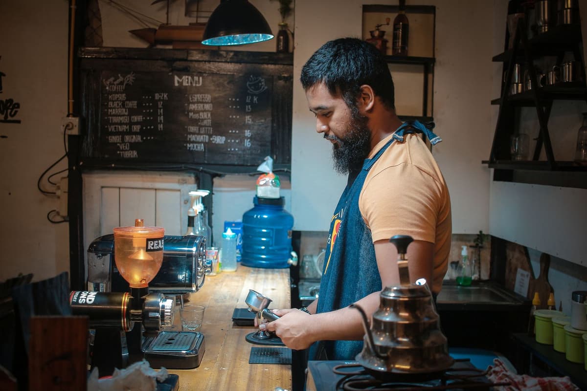 Tips Melamar Kerja Barista di Surabaya 2026: Strategi Lolos Seleksi