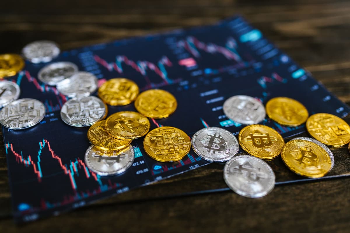 Bitcoin Turun di Bawah 62k USDT: Mengelola Aset di Tengah Koreksi Pasar