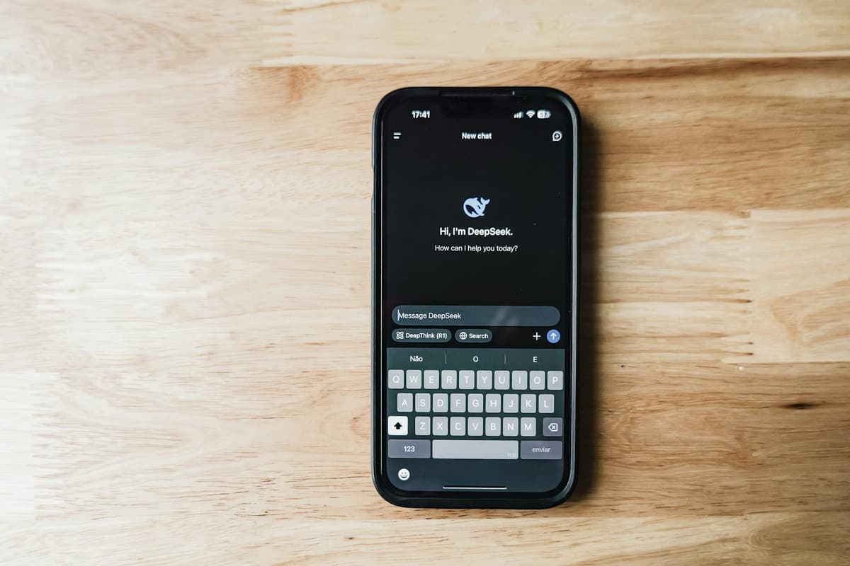 Prompt Engineering untuk Chatbot Bisnis Kecil: Cara Bikin AI Makin Pintar